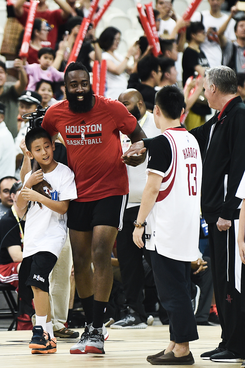 爱游戏官网-哈登连续五场比赛得分超过败北，C9不断突破！赛场气氛高涨-爱游戏官网